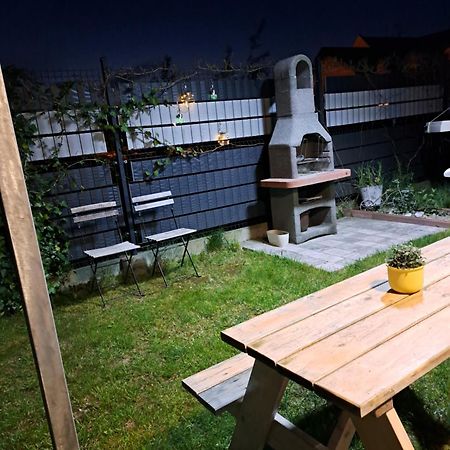 Maly Apartamencik Teo Rewal Dış mekan fotoğraf